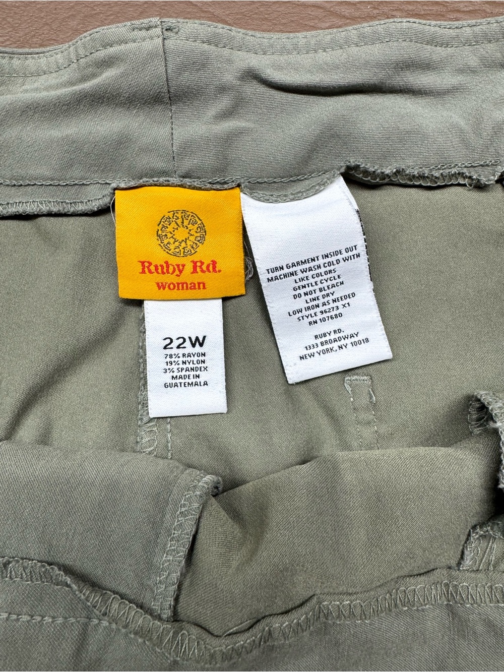 Ruby Rd. Woman Bermuda Shorts Size 22W - Picture 3 of 3